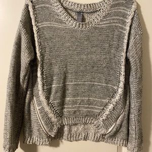 Grey sweeter with zipper detail